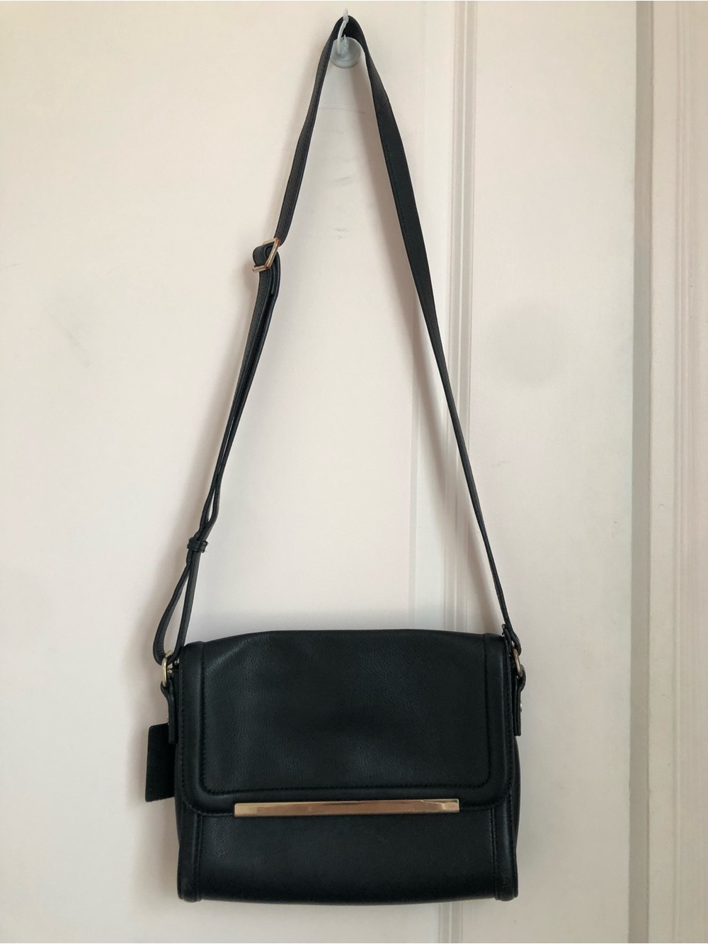 Danier Leather Black Cross Body Bag Y2K